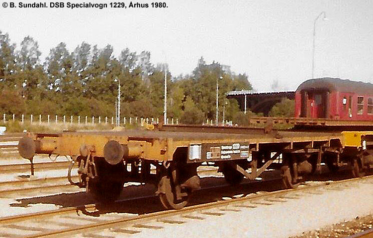 DSB Specialvogn 1229<br>Skinnetransportvogn