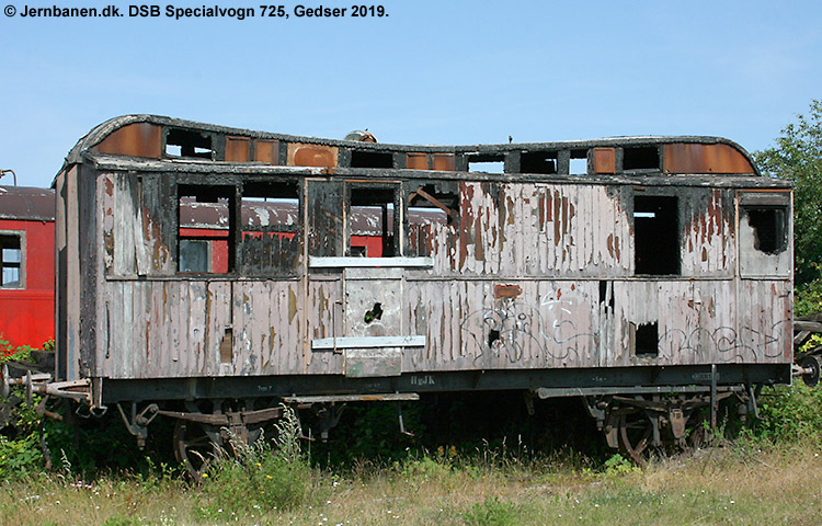 DSB Specialvogn 725<br>Værkstedsvogn for Svellestoppemaskine DSB Specialvogn 725<br>Værkstedsvogn for Svellestoppemaskine