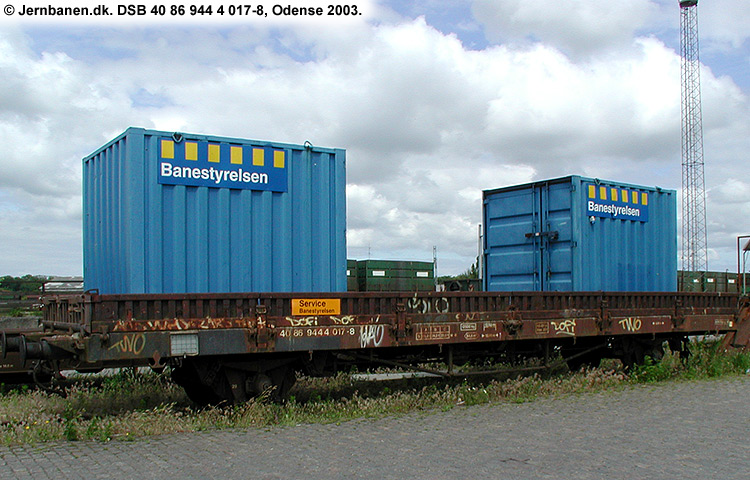 DSB Tjenestevogn 40 86 944 4 017-8 DSB Tjenestevogn 40 86 944 4 017-8