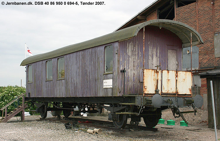 DSB Tjenestevogn 40 86 950 0 694-5 DSB Tjenestevogn 40 86 950 0 694-5