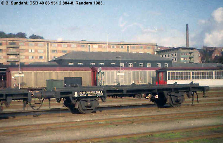 DSB Tjenestevogn 40 86 951 2 884-8 DSB Tjenestevogn 40 86 951 2 884-8