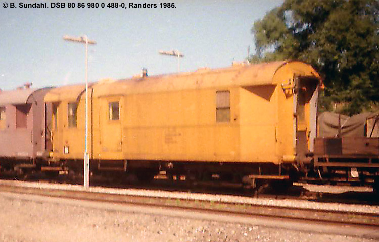 DSB Tjenestevogn 80 86 980 0 488-0 DSB Tjenestevogn 80 86 980 0 488-0