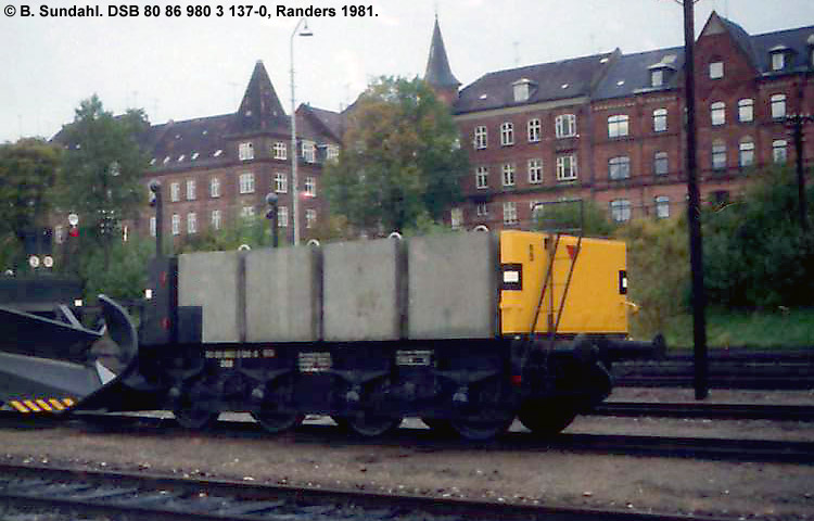 DSB Tjenestevogn 80 86 980 3 137-0 DSB Tjenestevogn 80 86 980 3 137-0