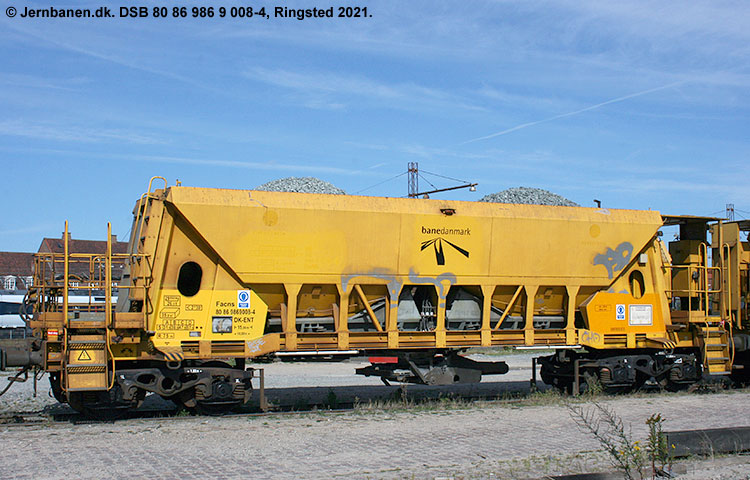 DSB Tjenestevogn 80 86 986 9 008-4 DSB Tjenestevogn 80 86 986 9 008-4