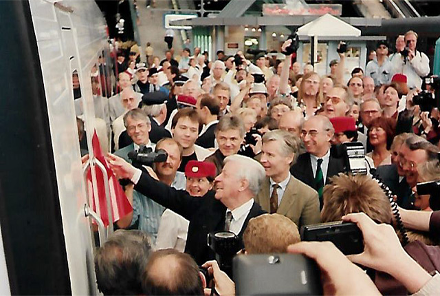 Helmut Schmidt foretager navngivning af togsættet