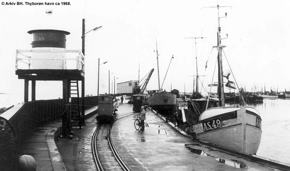 Thyborøn havn ca 1968